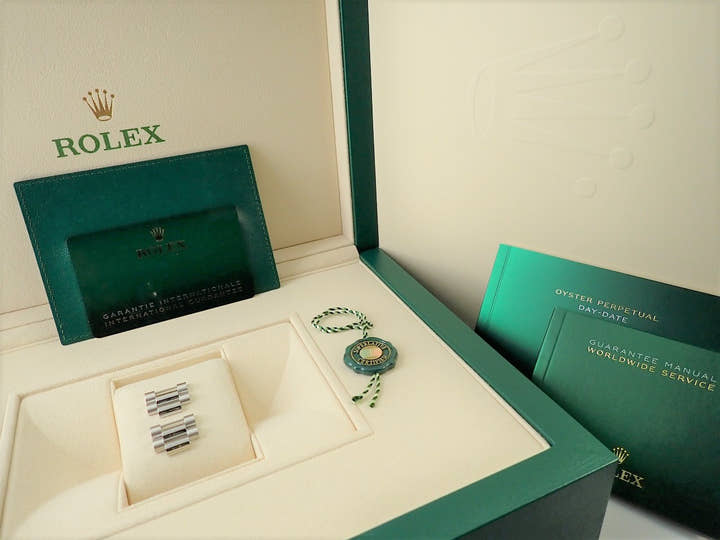 ロレックス デイデイト40 Ref.228396TBR プラチナ アイスブルーx10Pダイヤ文字盤