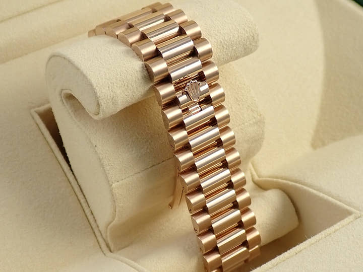 ロレックス デイデイト40 Ref.228235 エバーローズゴールド チョコレート文字盤