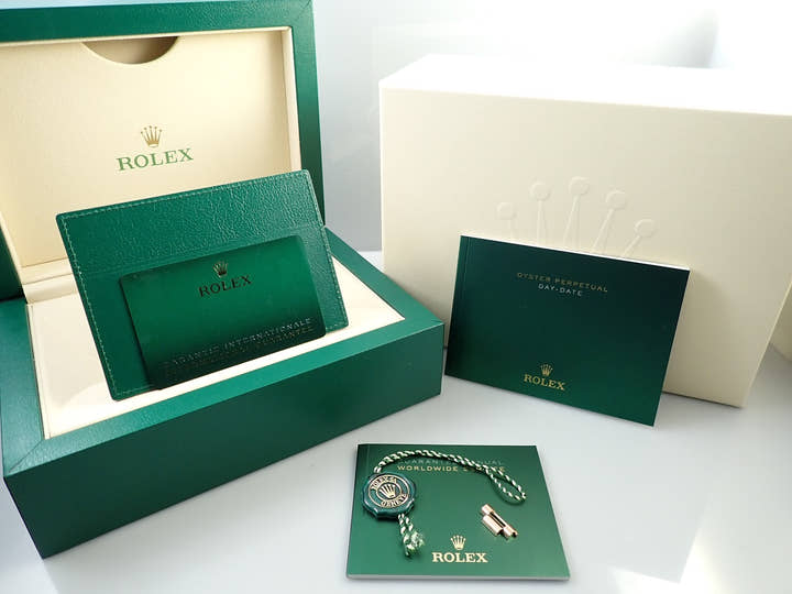 ロレックス デイデイト40 Ref.228235 エバーローズゴールド チョコレート文字盤