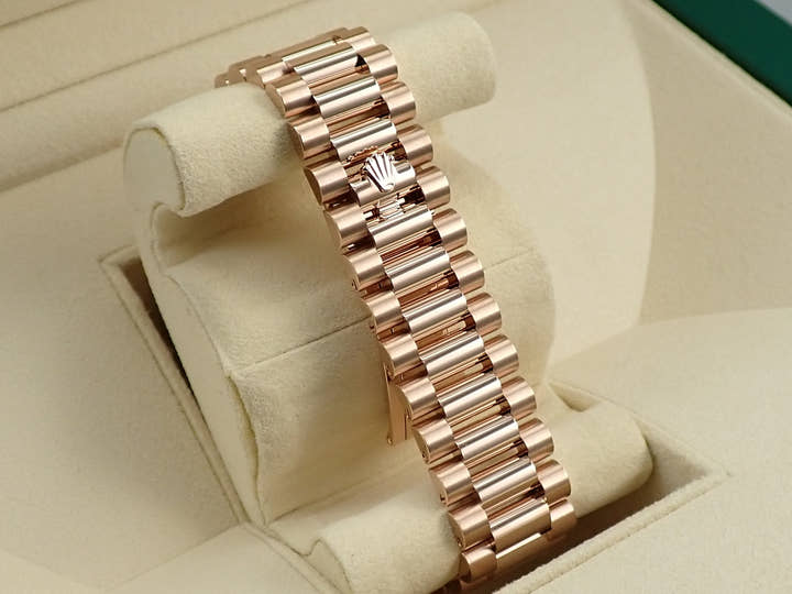 ロレックス デイデイト40 Ref.228235 エバーローズゴールド オリーブグリーン文字盤