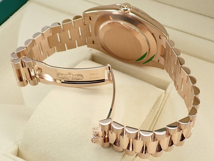 ロレックス デイデイト40 Ref.228235 エバーローズゴールド オリーブグリーン文字盤