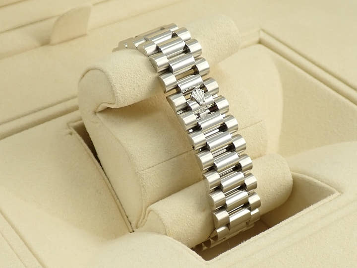 ロレックス デイデイト Ref.118346A プラチナ アイスブルーコンピューターx10Pダイヤ文字盤