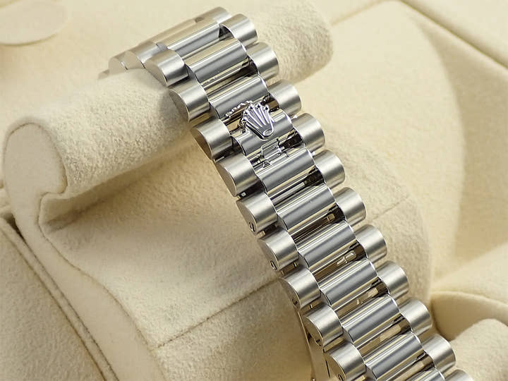 ロレックス デイデイト36 Ref.128236 プラチナ アイスブルー文字盤