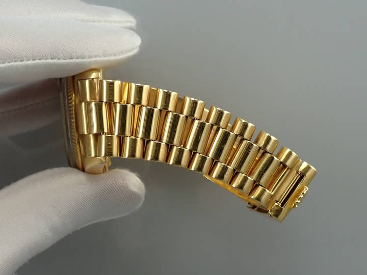 ロレックス デイデイト36 Ref.1803 イエローゴールド ブラック文字盤 中古 2Z68ZVLC