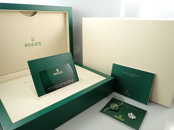 ロレックス デイデイト36 Ref.128236A プラチナ アイスブルー文字盤