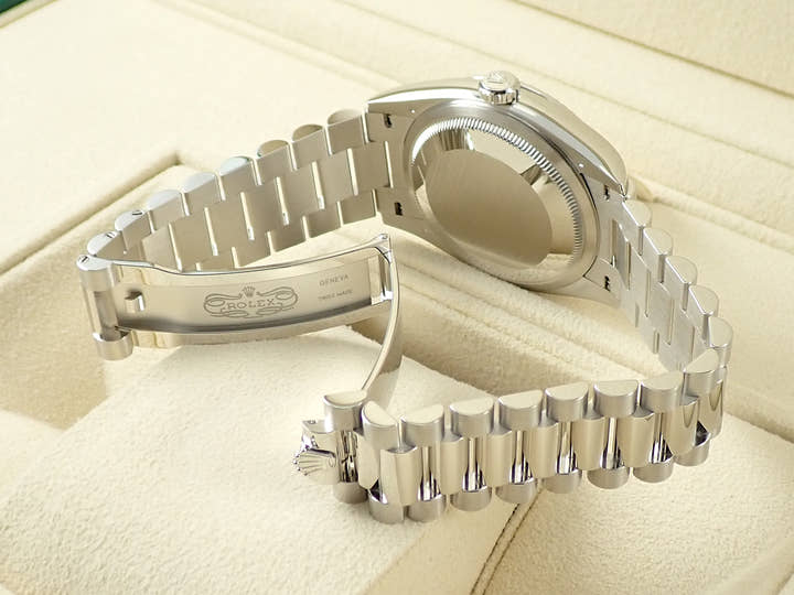 ロレックス デイデイト36 Ref.128236A プラチナ アイスブルー文字盤