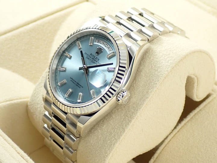 ロレックス デイデイト36 Ref.128236A プラチナ アイスブルー文字盤