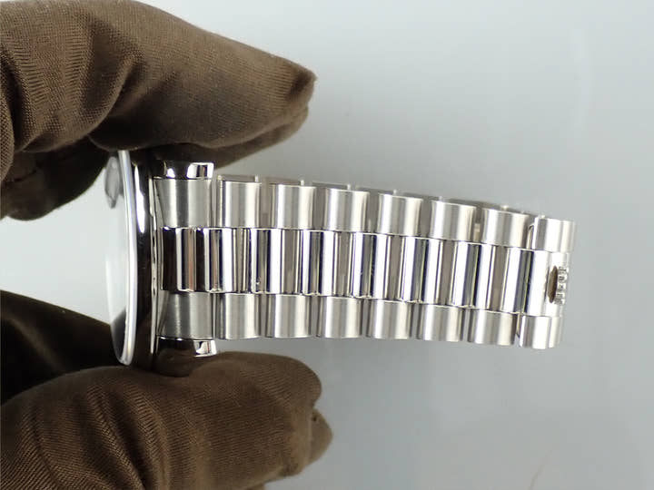 ロレックス デイデイト36 Ref.118206 プラチナ アイスブルー文字盤