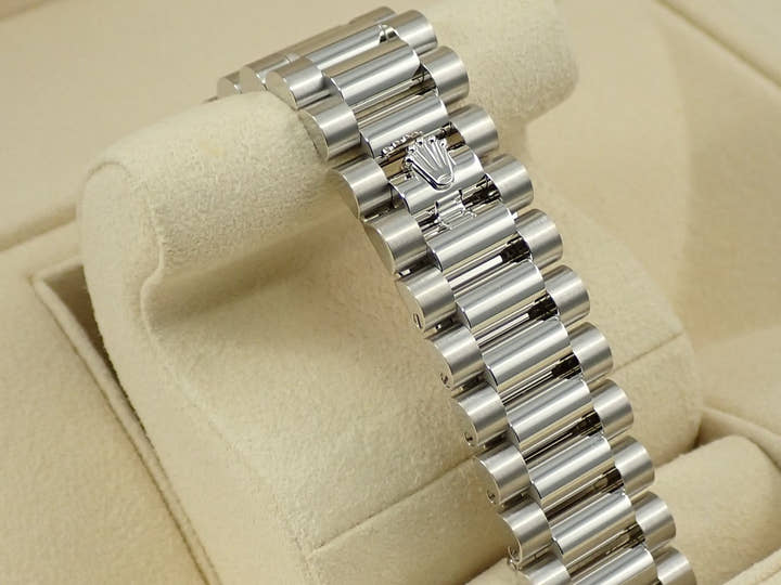 ロレックス デイデイト36 Ref.128236 プラチナ アイスブルー文字盤