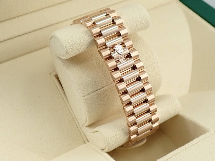 ロレックス デイデイト40 Ref.228235 エバーローズゴールド オリーブグリーン文字盤