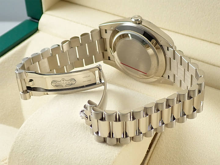 ロレックス デイデイト40 Ref.228239 ホワイトゴールド オリーブグリーン文字盤