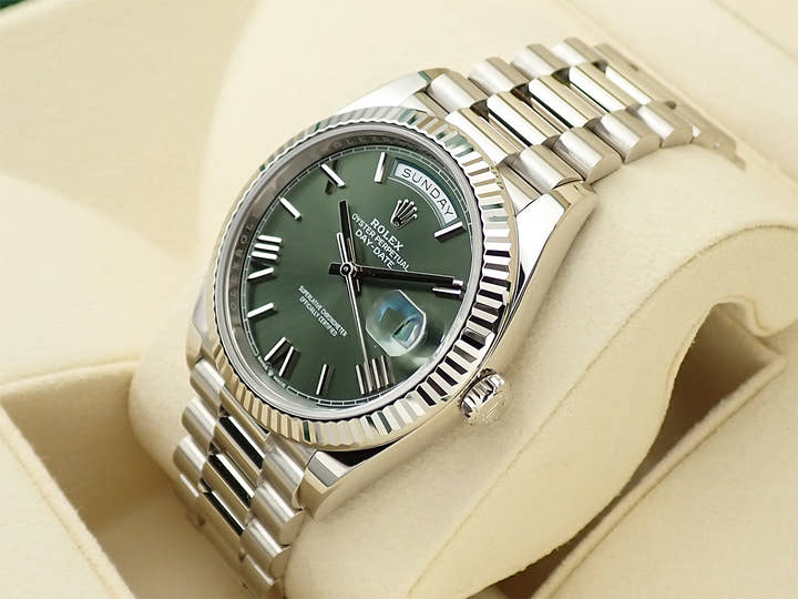 ロレックス デイデイト40 Ref.228239 ホワイトゴールド オリーブグリーン文字盤