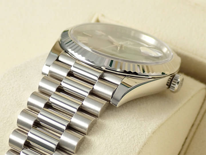 ロレックス デイデイト40 Ref.228239 ホワイトゴールド オリーブグリーン文字盤