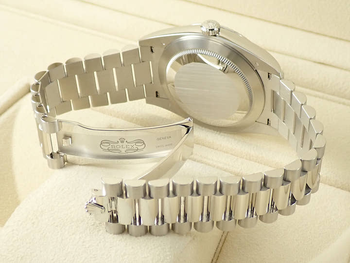 ロレックス デイデイト40 Ref.228236A プラチナ アイスブルー文字盤