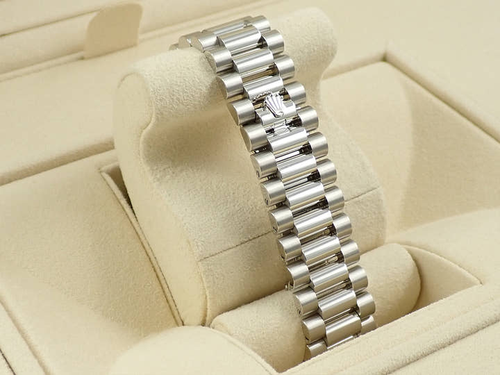 ロレックス デイデイト40 Ref.228236A プラチナ アイスブルー文字盤