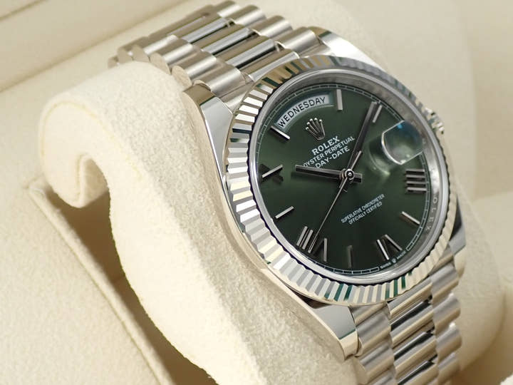 ロレックス デイデイト40 Ref.228239 ホワイトゴールド オリーブグリーン文字盤