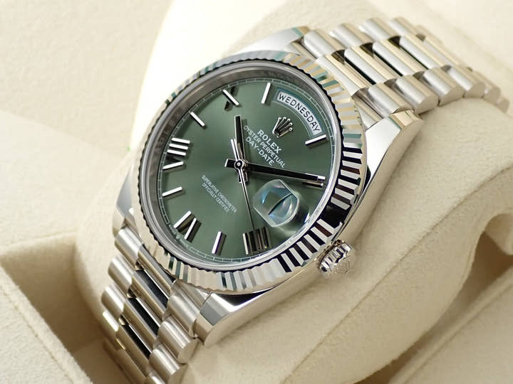 ロレックス デイデイト40 Ref.228239 ホワイトゴールド オリーブグリーン文字盤