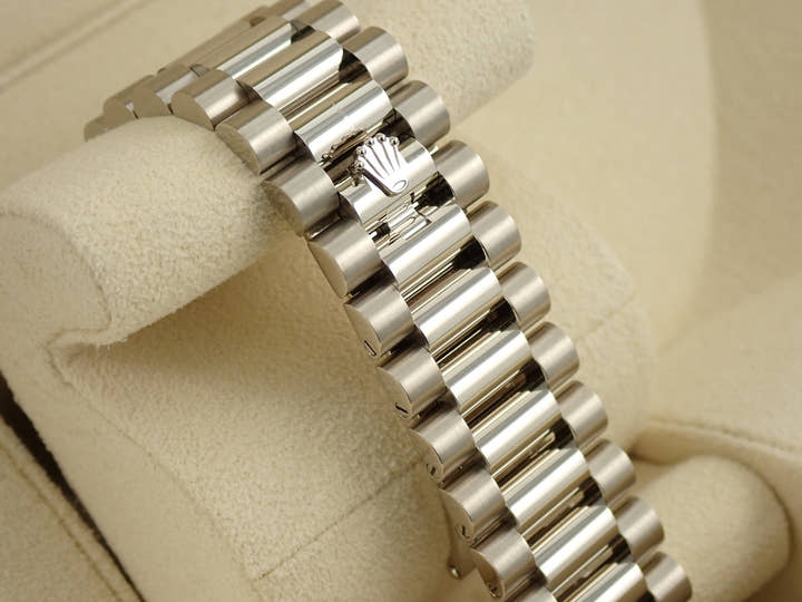 ロレックス デイデイト40 Ref.228239A ホワイトゴールド ブラックx10Pダイヤ文字盤