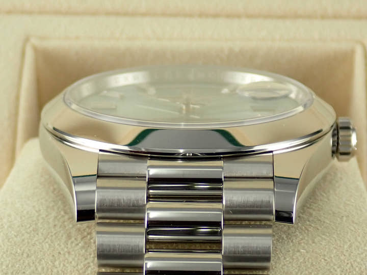 ロレックス デイデイト Ref.228206A アイスブルー文字盤 中古 day-date-73