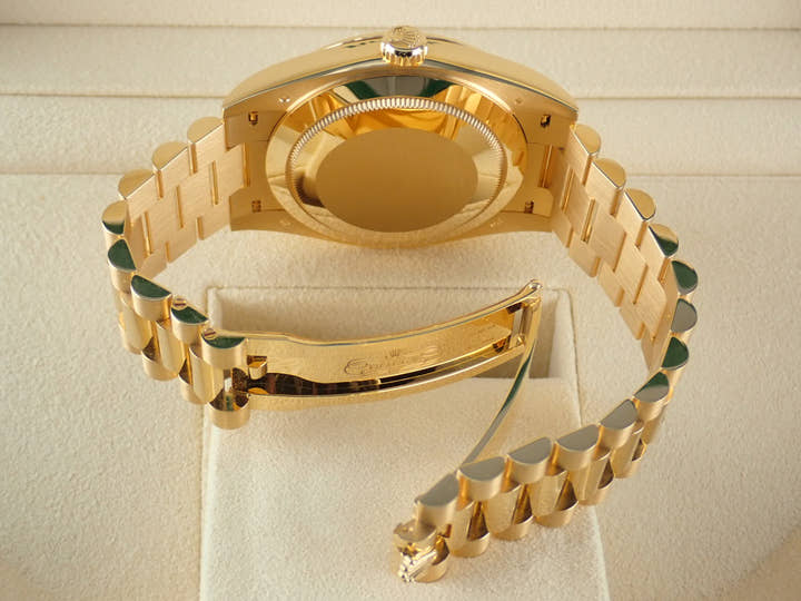 ロレックス デイデイト Ref.228238 シャンパン文字盤 中古 day-date-78