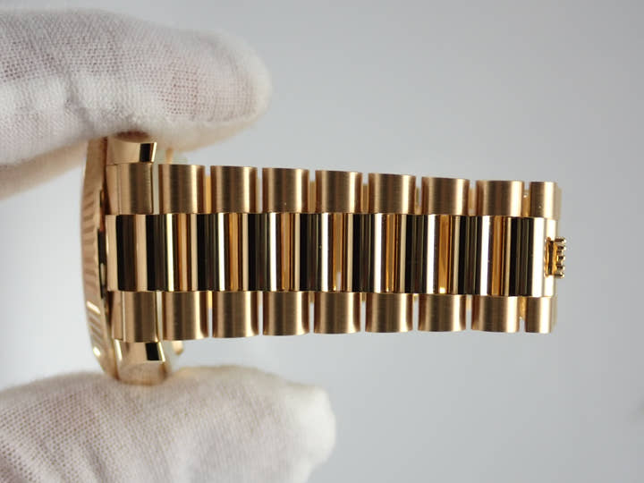 ロレックス デイデイト Ref.228238 シャンパン文字盤 中古 day-date-78