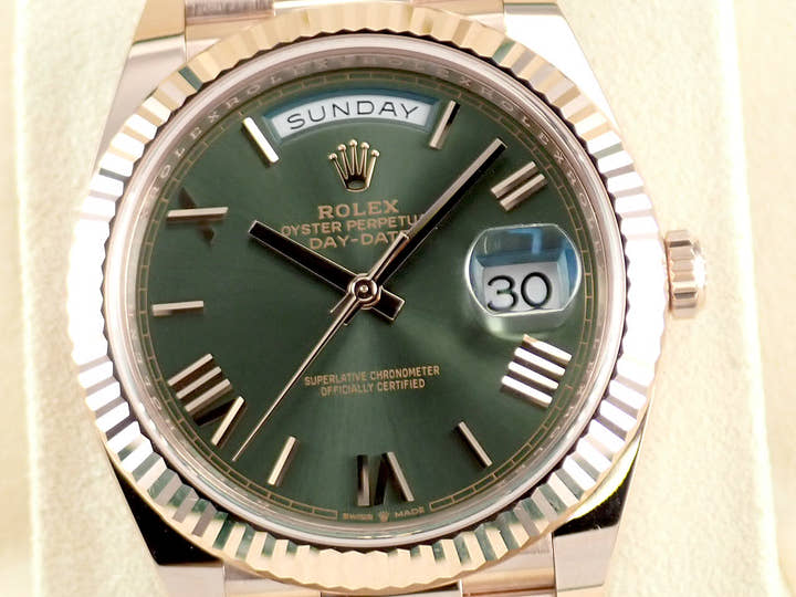 ロレックス デイデイト Ref.228235 オリーブグリーン文字盤 未使用 day-date-81