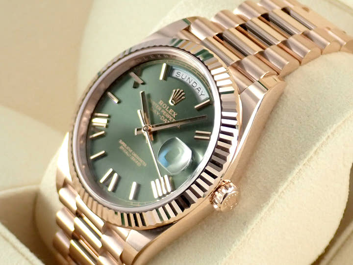 ロレックス デイデイト Ref.228235 オリーブグリーン文字盤 未使用 day-date-81