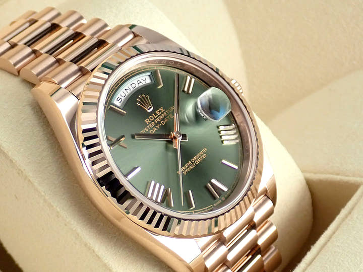 ロレックス デイデイト Ref.228235 オリーブグリーン文字盤 未使用 day-date-81