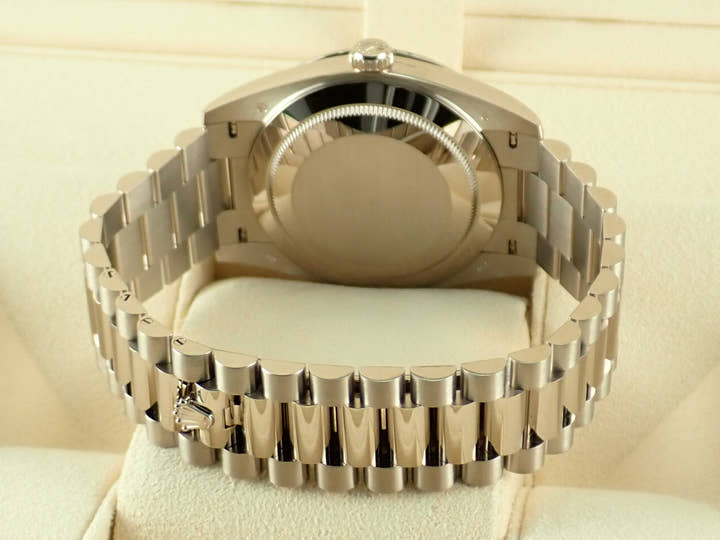 ロレックス デイデイト Ref.228349RBR オリーブグリーン文字盤 未使用 day-date-83