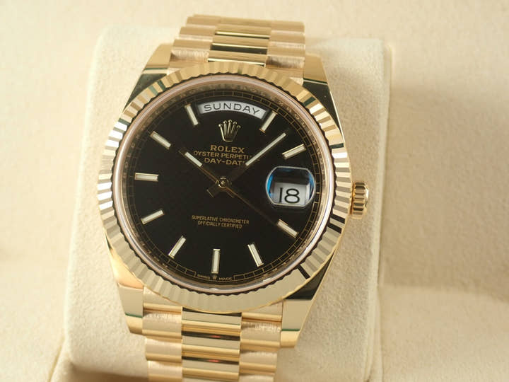 ロレックス デイデイト Ref.228238 ブラック文字盤 中古 day-date-90