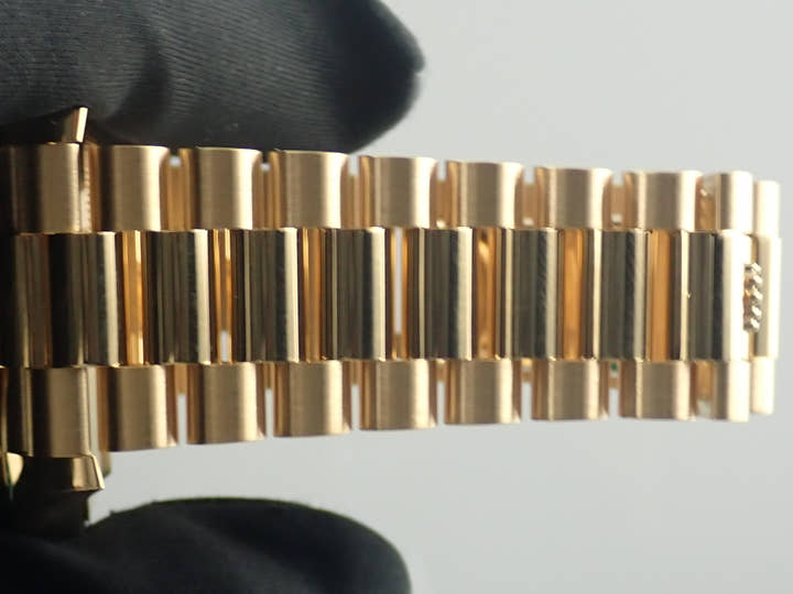 ロレックス デイデイト Ref.228238 ブラック文字盤 中古 day-date-90