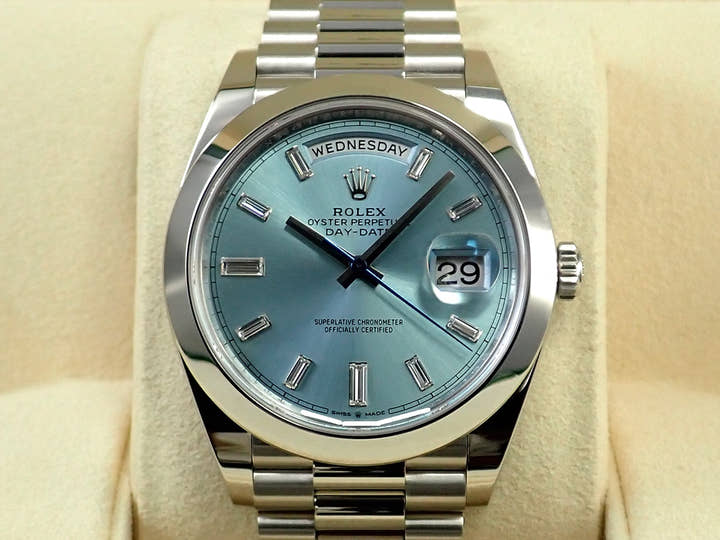 ロレックス デイデイト40 Ref.228206A プラチナ アイスブルー文字盤