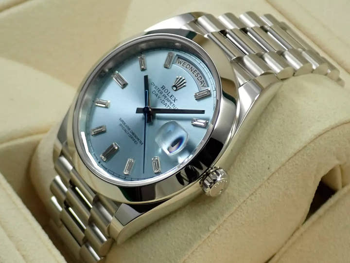 ロレックス デイデイト40 Ref.228206A プラチナ アイスブルー文字盤