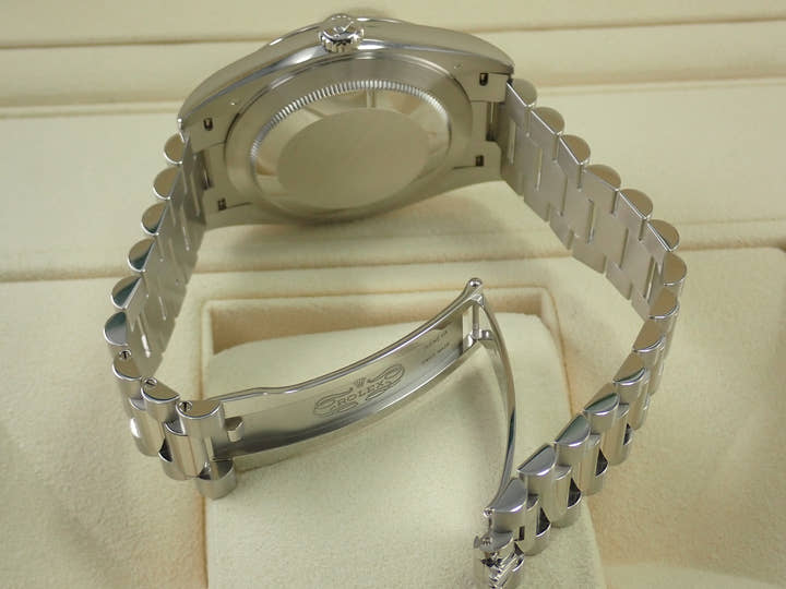 ロレックス デイデイト40 Ref.228206A プラチナ アイスブルー文字盤