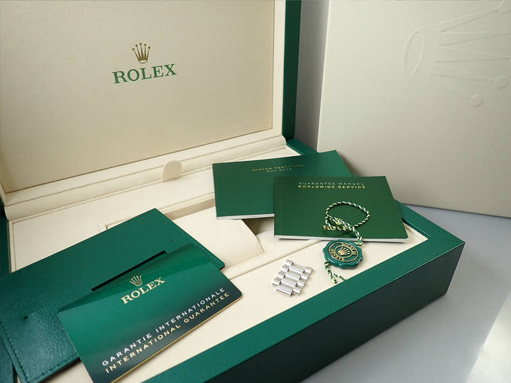 ロレックス デイデイト40 Ref.228206 プラチナ アイスブルー文字盤