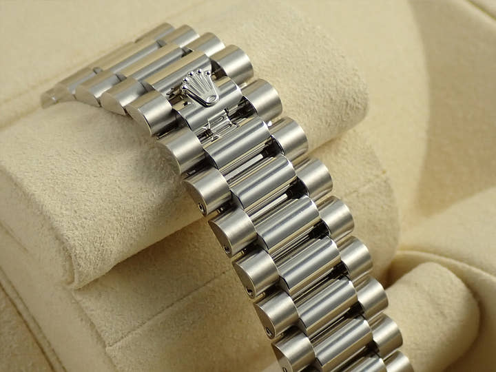 ロレックス デイデイト40 Ref.228206 プラチナ アイスブルー文字盤