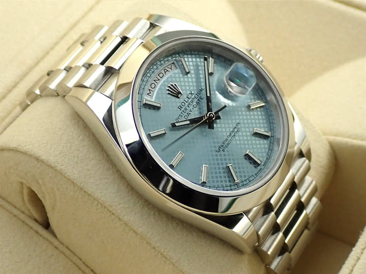 ロレックス デイデイト40 Ref.228206 プラチナ アイスブルー文字盤