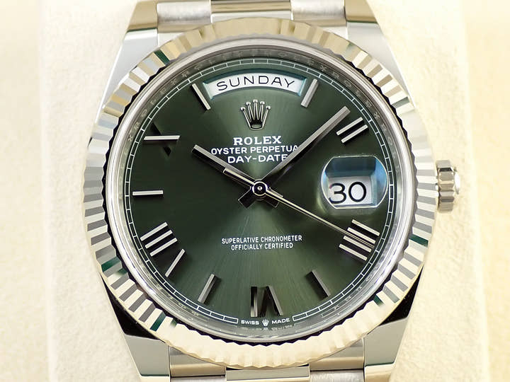 ロレックス デイデイト40 Ref.228239 ホワイトゴールド オリーブグリーン文字盤