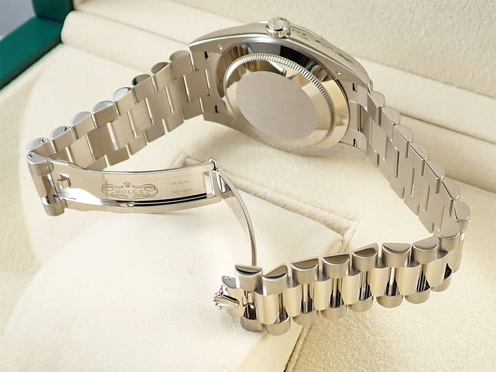 ロレックス デイデイト40 Ref.228239 ホワイトゴールド オリーブグリーン文字盤