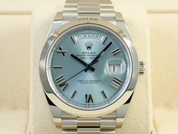 ロレックス デイデイト40 Ref.228206 プラチナ アイスブルー文字盤