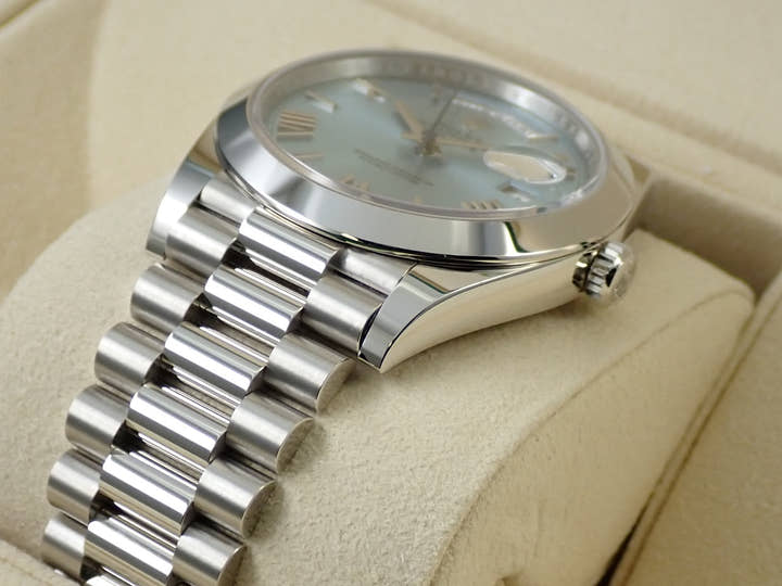 ロレックス デイデイト40 Ref.228206 プラチナ アイスブルー文字盤