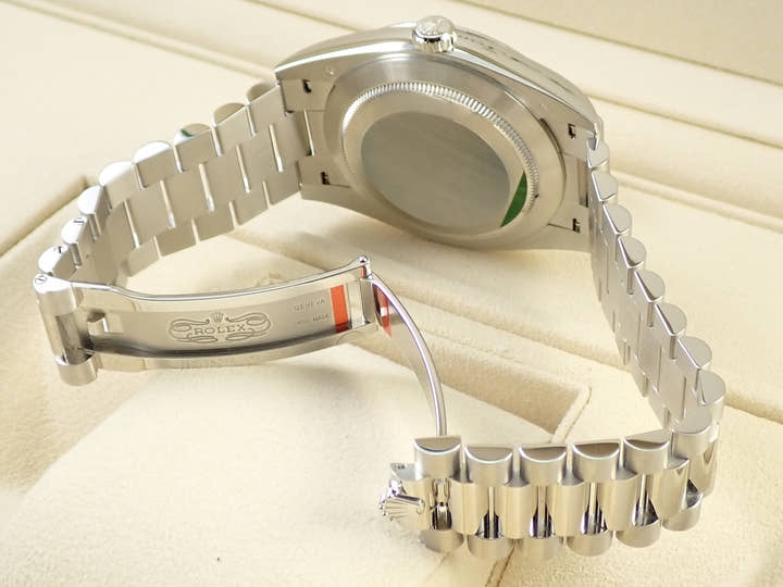 ロレックス デイデイト40 Ref.228206 プラチナ アイスブルー文字盤