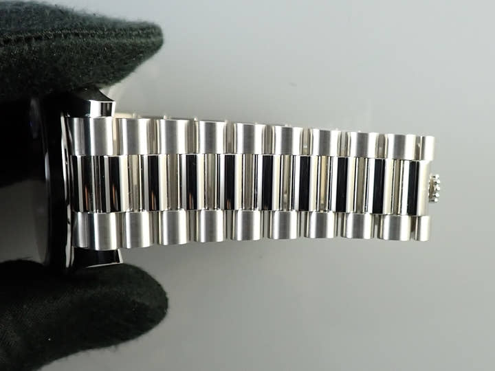 ロレックス デイデイト40 Ref.228206 プラチナ アイスブルー文字盤