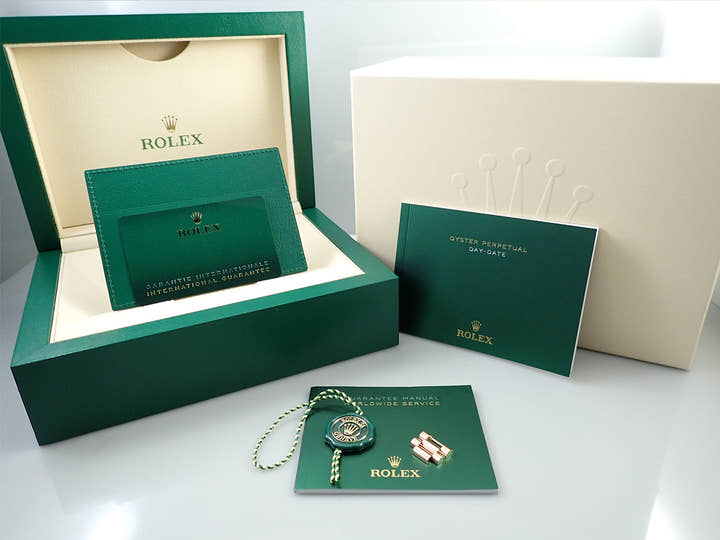 ロレックス デイデイト40 Ref.228235 エバーローズゴールド オリーブグリーン文字盤