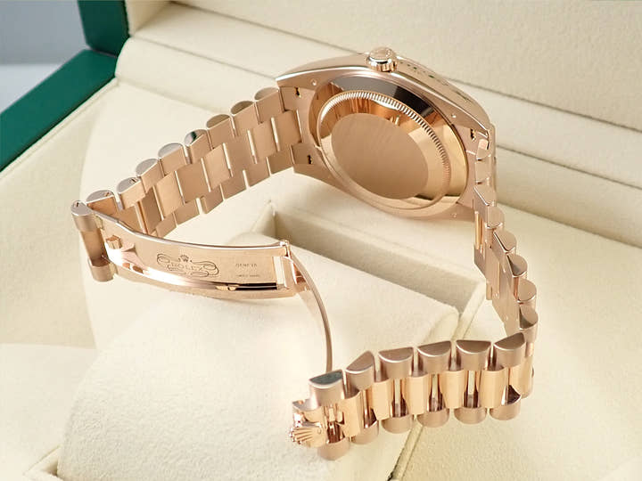 ロレックス デイデイト40 Ref.228235 エバーローズゴールド オリーブグリーン文字盤