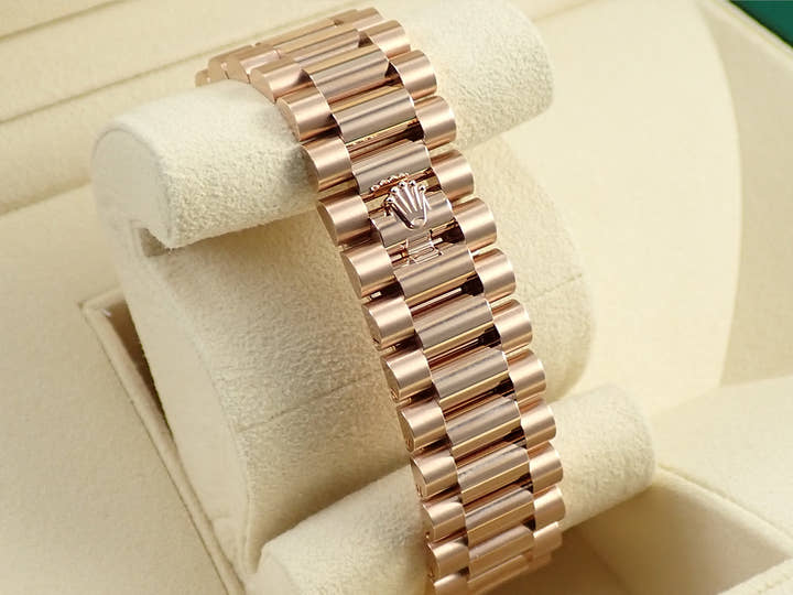 ロレックス デイデイト40 Ref.228235 エバーローズゴールド オリーブグリーン文字盤