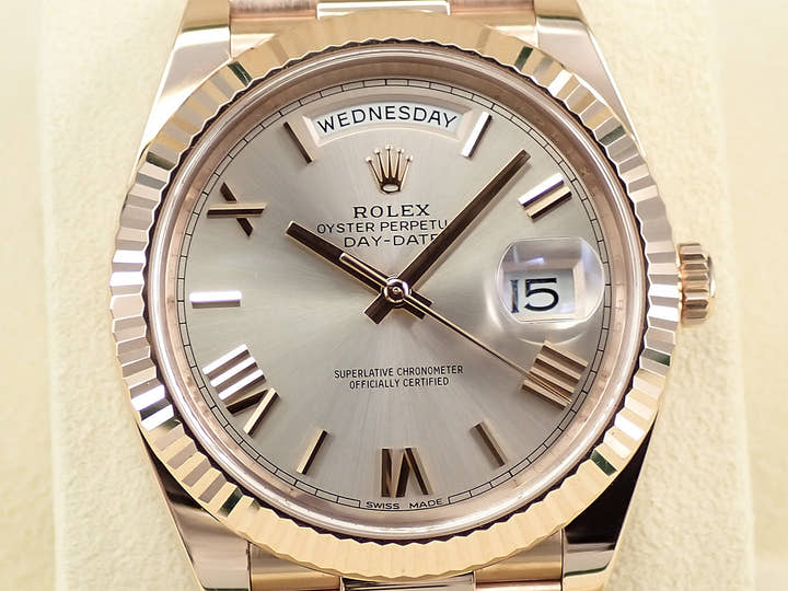 ロレックス デイデイト40 Ref.228235 エバーローズゴールド サンダストストライプ文字盤
