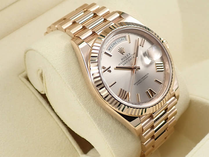 ロレックス デイデイト40 Ref.228235 エバーローズゴールド サンダストストライプ文字盤