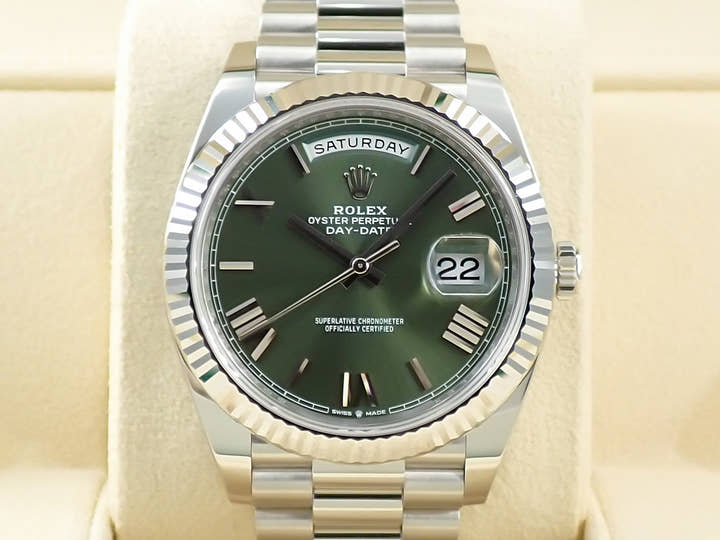 ロレックス デイデイト40 Ref.228236 プラチナ オリーブグリーン文字盤