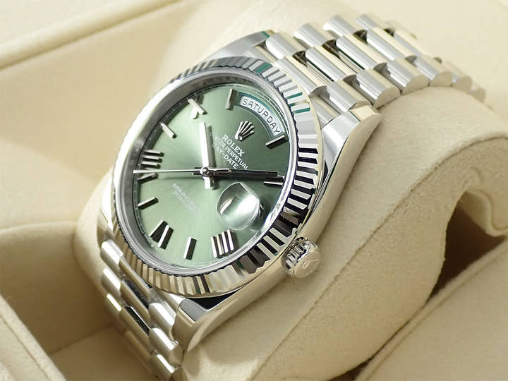 ロレックス デイデイト40 Ref.228236 プラチナ オリーブグリーン文字盤